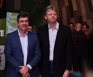 Governador Eduardo Riedel (PSDB) ao lado do secretário Jaime Verruck em evento no Bioparque (Foto Marcos Maluf)