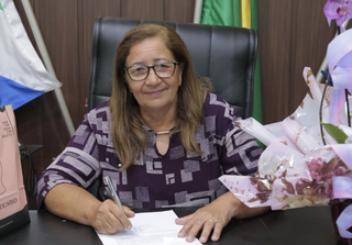 A vice-prefeita, Juraci Aparecida de Souza Silva, durante sessão ordinária. (Foto: Reprodução/Câmara Municipal de Rio Brilhante)