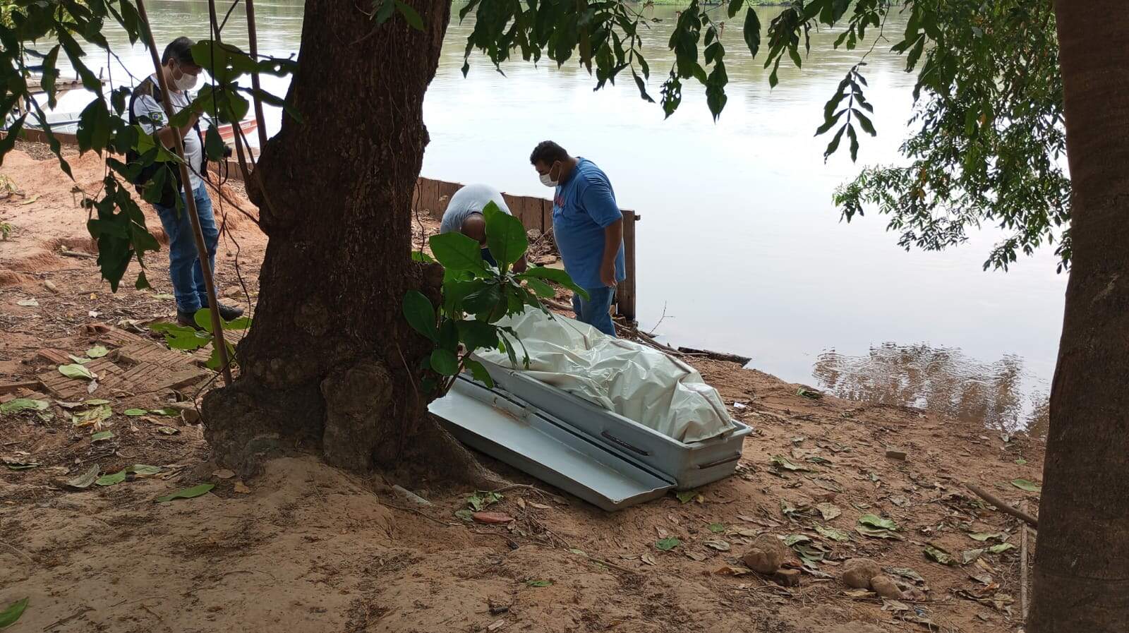 Corpo de homem em decomposição é encontrado boiando no Rio Taquari