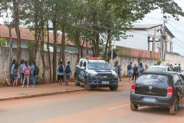 &ldquo;Gangue &eacute; o que mais tem&rdquo;, dizem vizinhos de escola onde aluno foi agredido