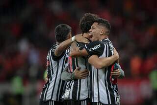 Jogadores do Atlético Mineiro comemorando vitória no Beira-Rio (Foto: Pedro Souza/Atlético Mineiro)