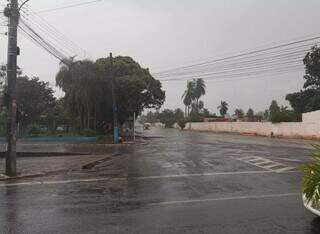 Chuva registrada no final da tarde na região da Vila Sobrinho, em Campo Grande (Foto: Direto das Ruas) 