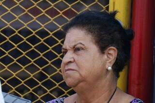 Terezinha Madalena da Silva, dona de casa de 65 anos uma das primeiras a votar (Foto: Henrique Kawaminami)