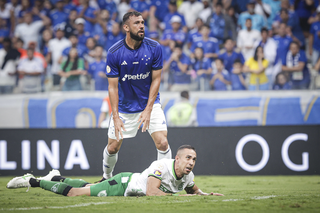 Zagueiro Luciano Castan, do Cruzeiro, marcou gol no clássico mineiro (Foto: Staff Images) 