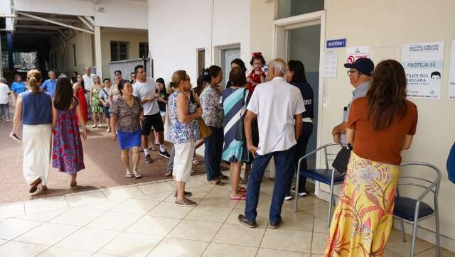 Poucas urnas e muitas filas: manh&atilde; foi de queixas nas elei&ccedil;&otilde;es para conselheiros