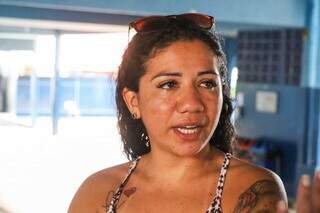 Giselle Romero, 33 anos, interrompeu o almoço para votar e lamentou a demora (Foto: Henrique Kawaminami)