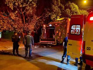 Ciclista morre ap&oacute;s ser atropelada por caminh&atilde;o de lixo