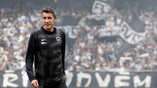 O técnico português Bruno Lage durante jogo do Botafogo. (Foto: Vítor Silva/Botafogo)