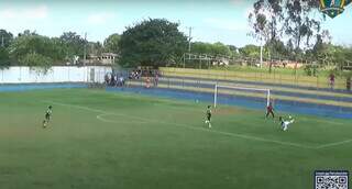 Segundo gol do Operário saiu com bela finalização do Leonardo (Foto: Reprodução/Náutico)