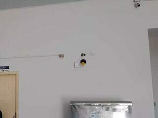 Paciente registra falta de ventiladores em corredor da UBS Coophavila. (Foto: Direto das Ruas)