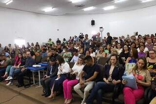 Cerca de 200 professores participaram (Foto: Henrique Kawaminami)
