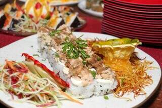 Sushi é servido no horário de almoço e no jantar no Bairro Moreninhas. (Foto: Juliano Almeida)