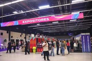 Espaço com expositores tem mais de 80 empresários mostrando seus produtos e ideias de negócio (Foto: Paulo Francis)