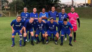 Atletas do time azul da categoria super máster (Foto: Divulgação/Rádio Clube)