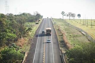 Trecho da BR-262, uma das rodovias que integram o pacote de concessão previsto pelo governo de MS (Foto/Arquivo)
