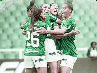 Jogadoras do Palmeiras comemoram vitória na estreia da Libertadores Feminina. (Foto: Staff Images/Conmebol)