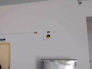 Paciente registra falta de ventiladores em corredor da UBS Coophavila. (Foto: Direto das Ruas)