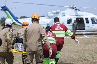 Simula&ccedil;&atilde;o tem &quot;2 mortes, 15 feridos&quot; e resgate de helic&oacute;ptero