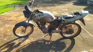 Motocicleta Honda CG, apta para circulação, ofertada em leilão da Senad. (Foto: Reprodução)