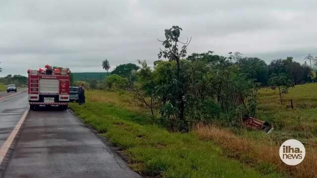 Carro com fam&iacute;lia de MS capota e passageira de 76 anos morre no interior de SP