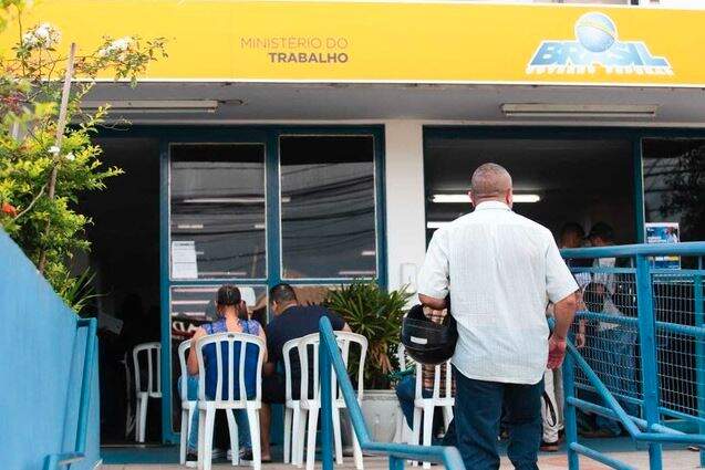 Campo Grande abre semana com 2,6 mil vagas de emprego; confira