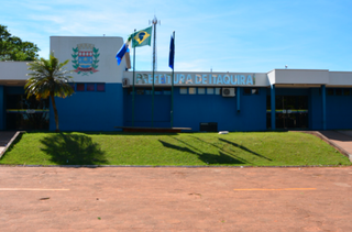 Fachadada da Prefeitura de Itaquiraí, município com pouco mais de 17 mil habitantes (Foto: reprodução)
