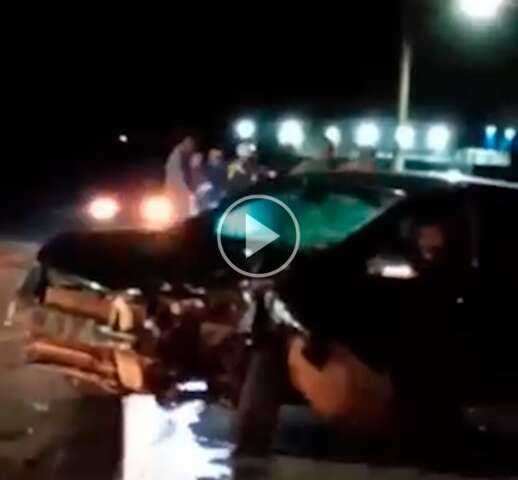 Motorista b&ecirc;bado atinge casal em moto e tenta fugir sem prestar socorro
