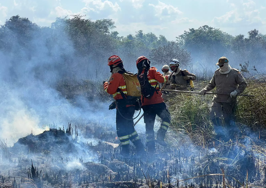 Estados Unidos doa equipamentos de combate a incêndios florestais para MS