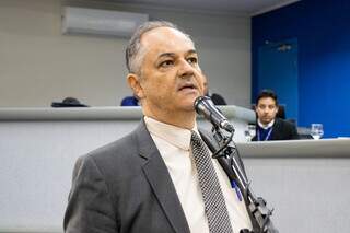 Vereador André Luís Soares da Fonseca, o “Prof. André” (Rede), em sessão ordinária na Câmara Municipal de Campo Grande. (Foto: Divulgação/CMCG)