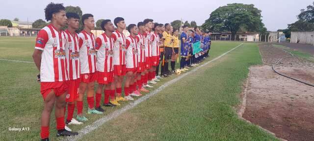 Equipe de Anast&aacute;cio abre Estadual Sub-17 com goleada de 4 a 1