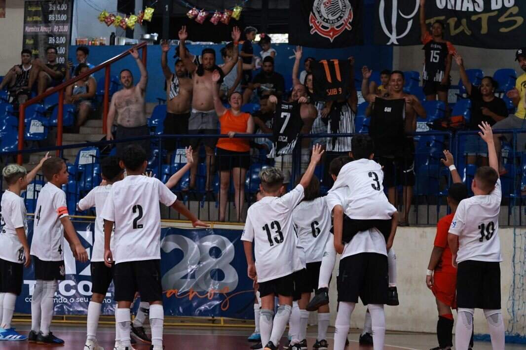 Em seu primeiro jogo internacional, Sub-17 do Timão vence o