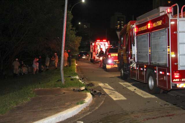 Colis&atilde;o entre ve&iacute;culos deixa feridos e interdita faixa da Av. Nelly Martins