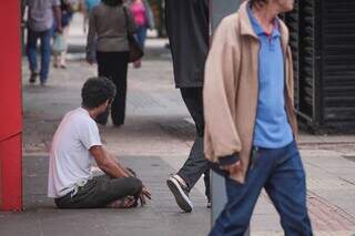 Com queda de 10 graus, frio pega campo-grandenses de surpresa