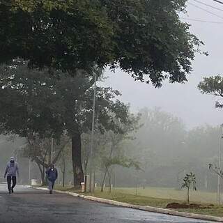 Nevoeiro registrado nesta manhã em Ponta Porã (Foto: Direto das Ruas)