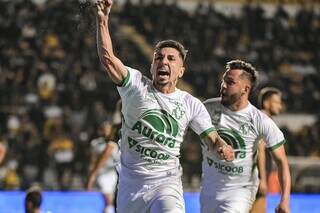 Cazonatti comemora gol que abre o placar. (Foto: Jery Souza/Chapecoense)