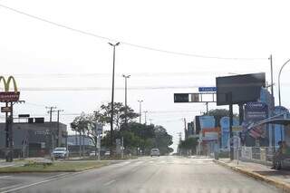Cruzamento da Mato Grosso com a Ceará com semáforo apagado, onde costuma ser muito movimentado (Foto: Paulo Francis)