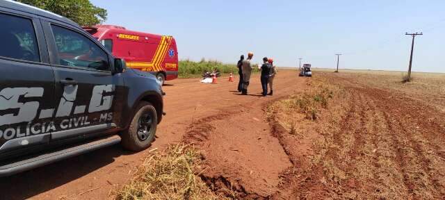 Motociclista morreu em colis&atilde;o frontal ao tentar passar por carreta