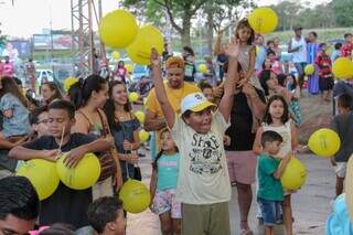Crianças participam na Vila Morena da programação da Prefeitura. (Foto: Juliano Almeida)