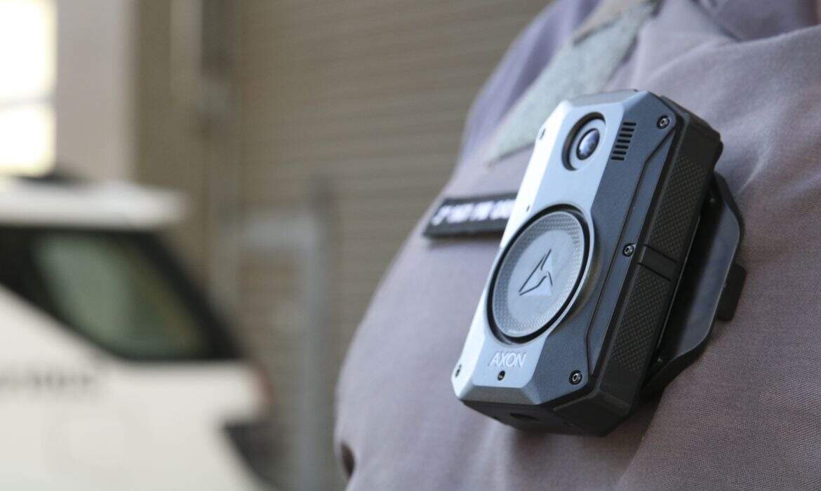 Forças de segurança de MS deveriam usar câmeras acopladas ao corpo?