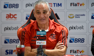 O técnico Tite durante coletiva de imprensa. (Foto: Marcelo Cortez/Flamengo)