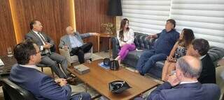 Reunião entre representantes da Fetems e deputados estaduais na Assembleia Legislativa. (Foto: Jackeline Oliveira)