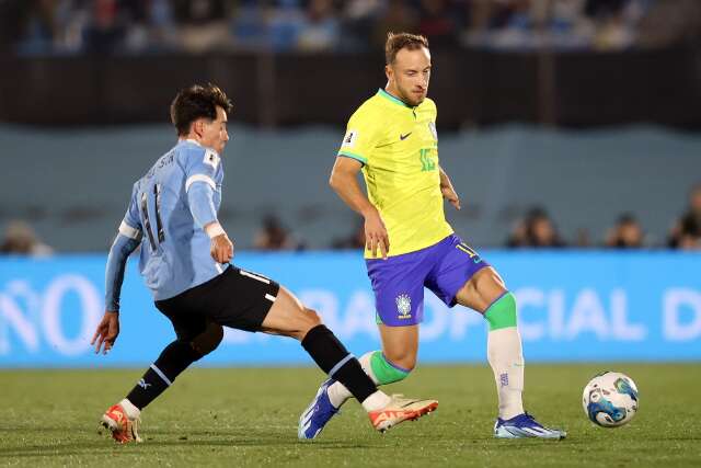 Brasil joga mal e &eacute; derrotado pelo Uruguai nas Eliminat&oacute;rias