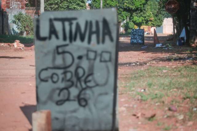 S&oacute; n&atilde;o v&ecirc; quem n&atilde;o quer: comprador &ldquo;formiguinha&rdquo; de cobre sustenta v&iacute;cio e furto