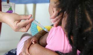 Vacina está disponível para bebês a partir de 6 meses (Foto: Valter Campanato/Agência Brasil)