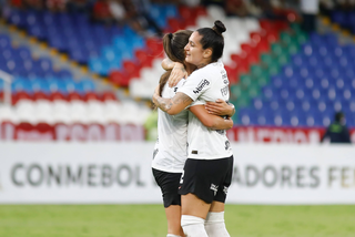 Jogadoras do Timão comemoram vitória diante o Internacional. (Foto: Rodrigo Gazzanel/Corinthians)