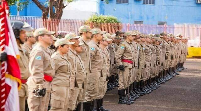 Enquete: 57% s&atilde;o contra cota para mulheres em concursos da PM e bombeiros