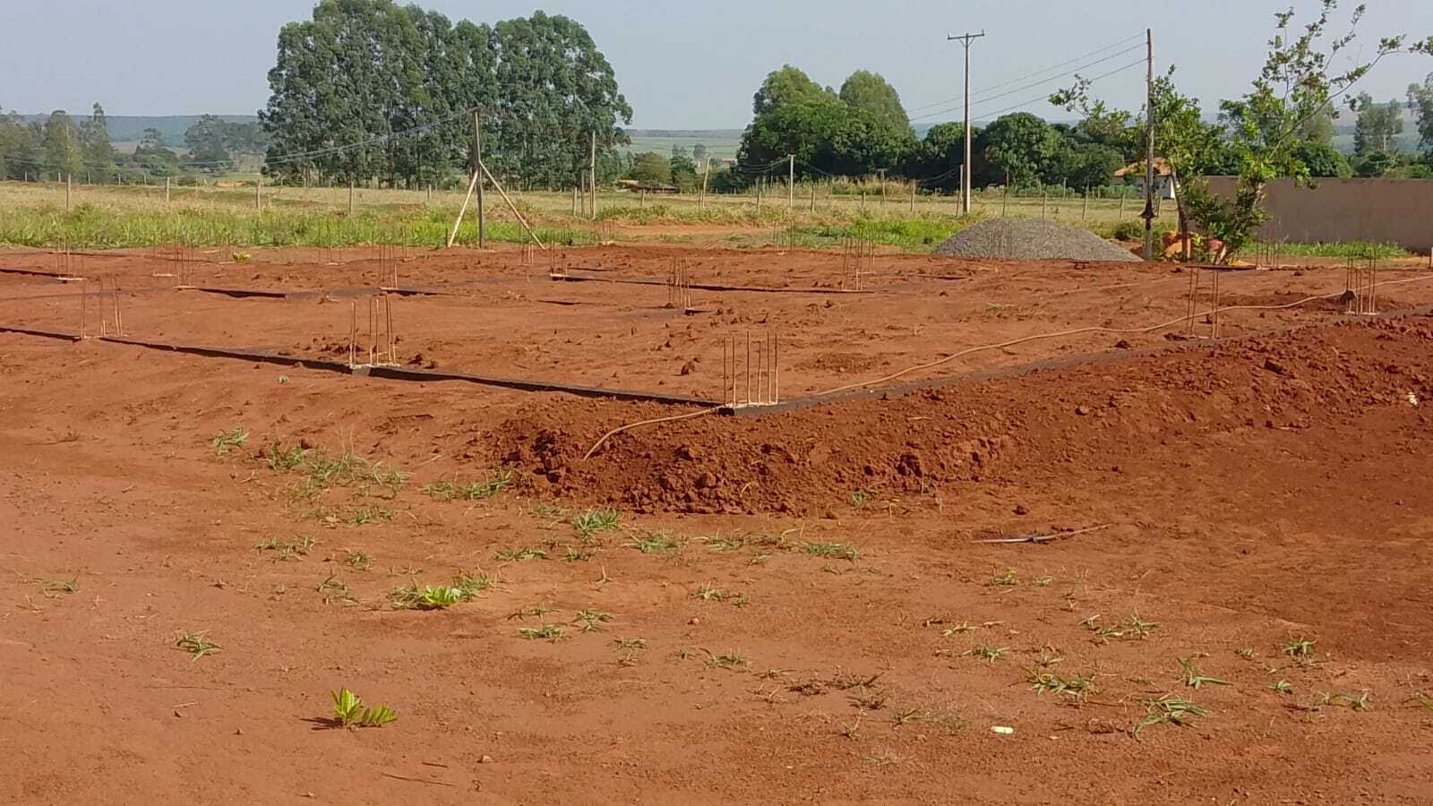 Com obra emperrada, alunos estudam em escola onde há preocupação