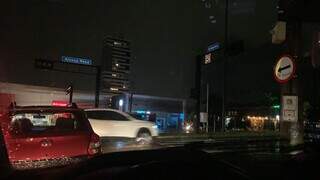 Cruzamento da Avenida Afonso Pena com a Rua Alagoas está sem semáforo. (Foto: Direto das Ruas)