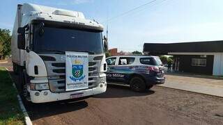 Caminhão recuperado em Bataguassu (Foto: Divulgação)
