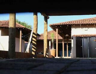 Parte da frente da residência no Bairro Monte Castelo (Foto: Henrique Kawaminami/Arquivo)